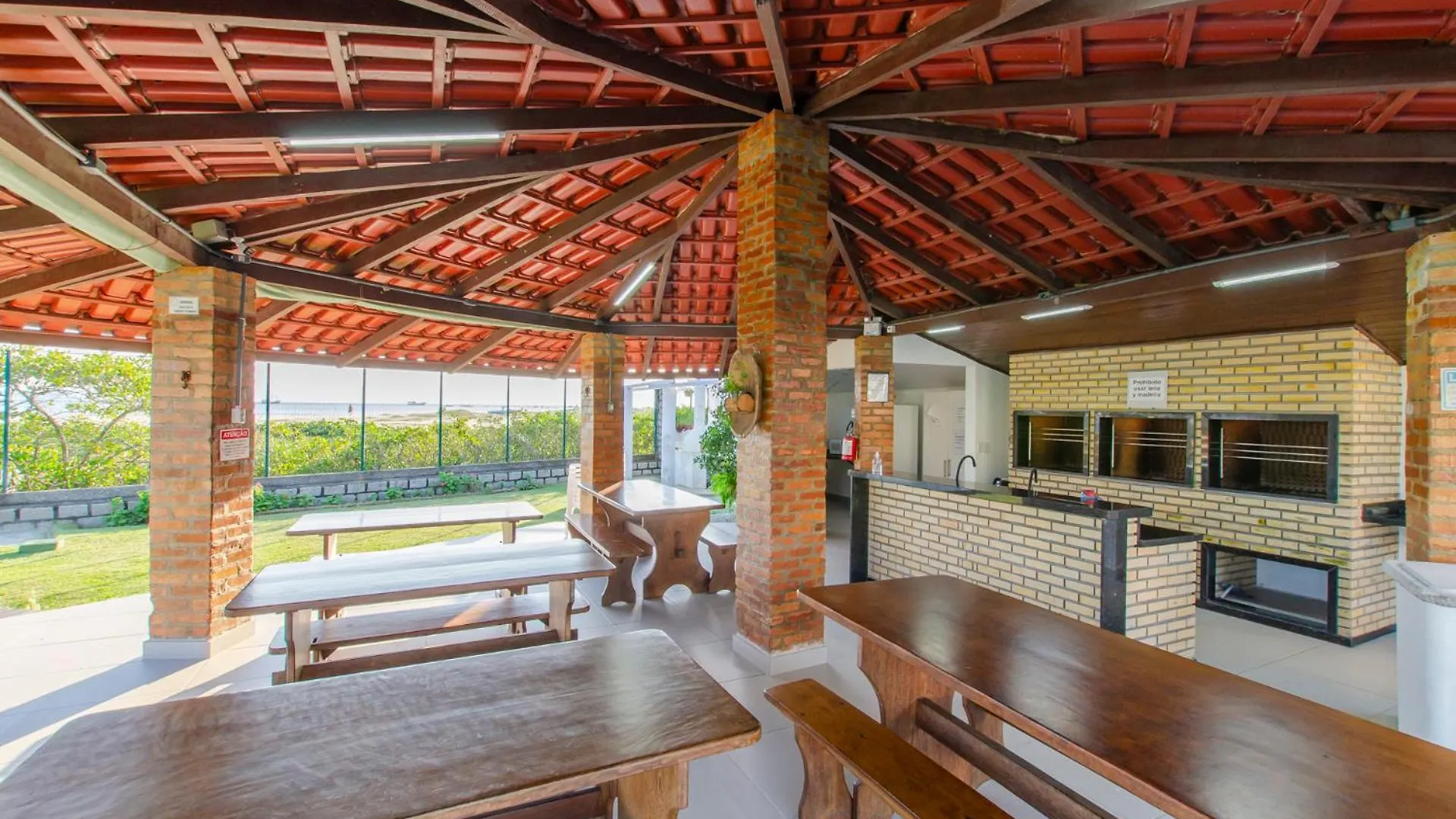 Apto Pe Na Areia Em Condominio Com Piscina N1298 Florianopolis 0*,  Brazil