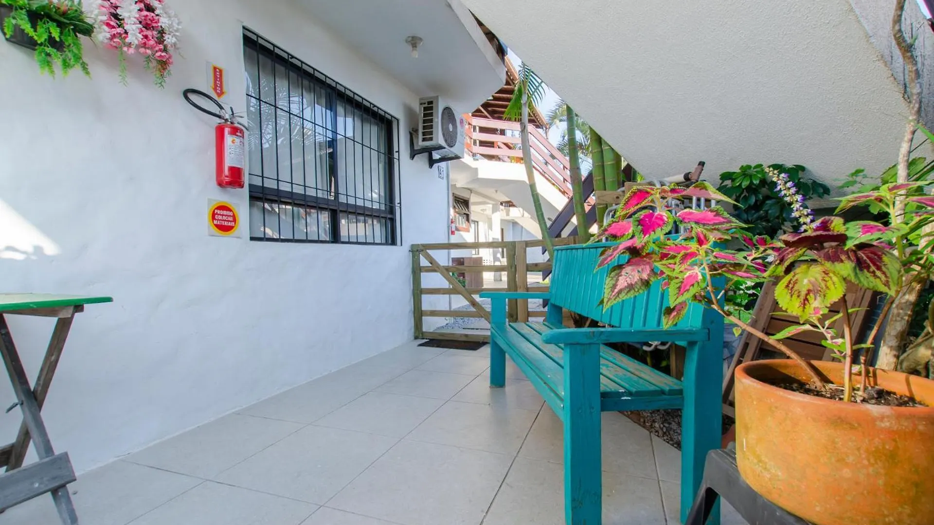 Apartamento pé na areia em condomínio com piscina N1298 Brasile